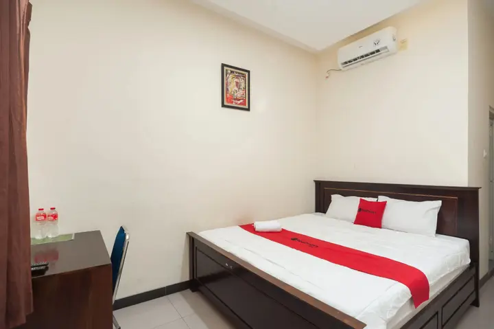Депок: RedDoorz Plus near Universitas Indonesia