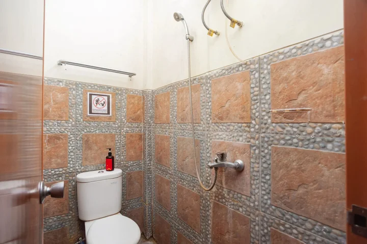 Депок: RedDoorz Plus near Universitas Indonesia