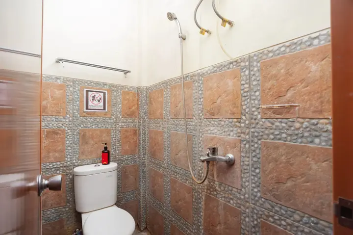 Депок: RedDoorz Plus near Universitas Indonesia