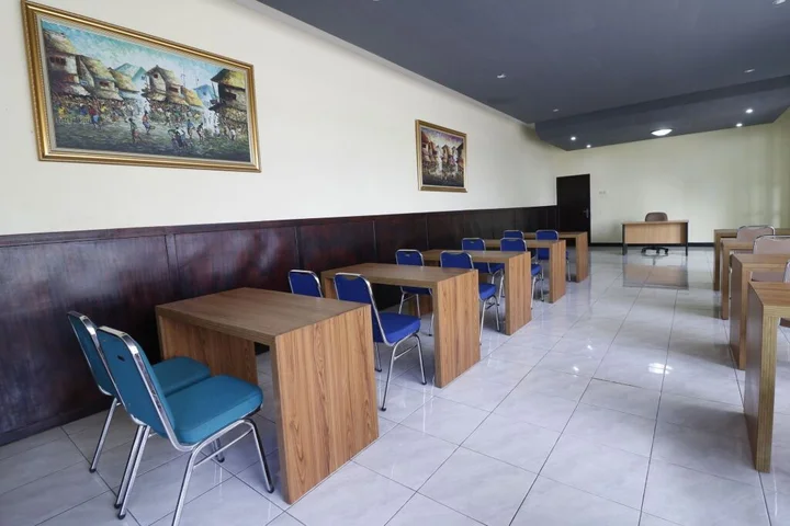 Депок: RedDoorz Plus near Universitas Indonesia