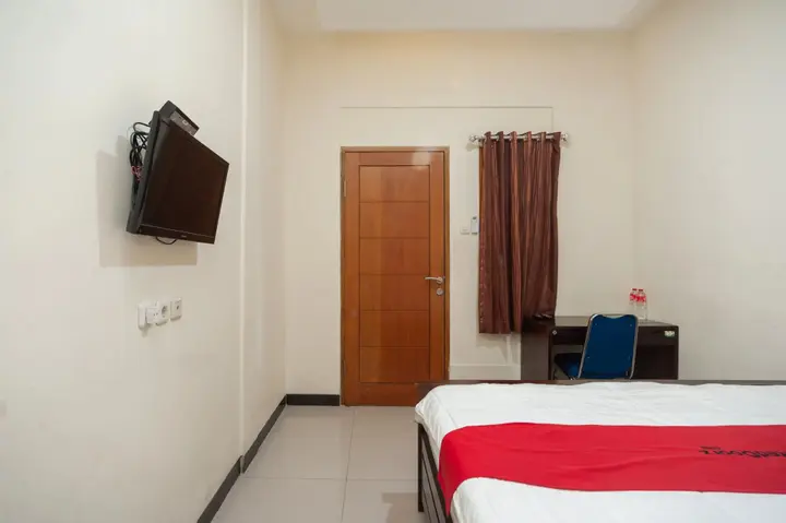 Депок: RedDoorz Plus near Universitas Indonesia