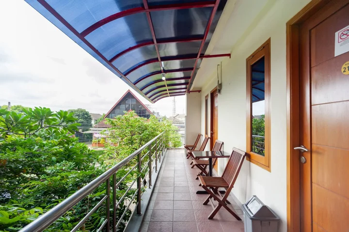 Депок: RedDoorz Plus near Universitas Indonesia