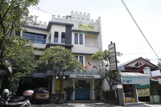 Депок: RedDoorz Plus near Universitas Indonesia