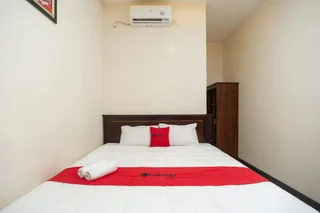 Депок: RedDoorz Plus near Universitas Indonesia