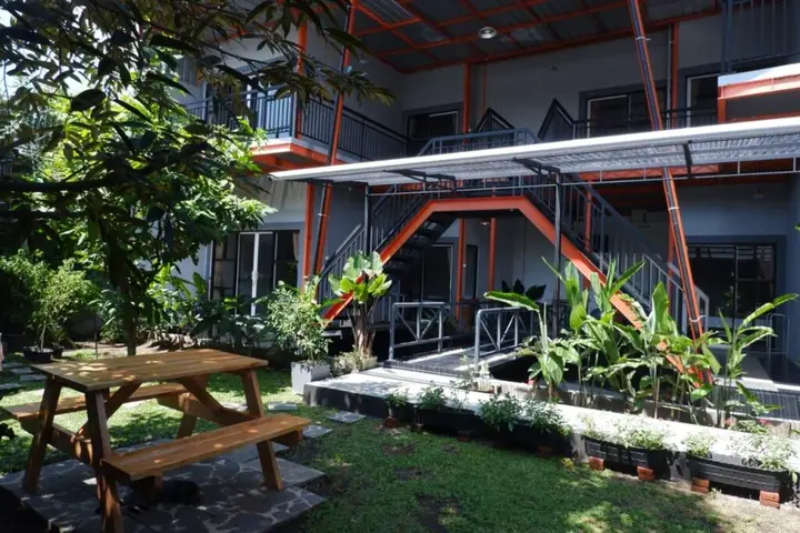 Батуретно: Ndalem Sorogenen Guesthouse