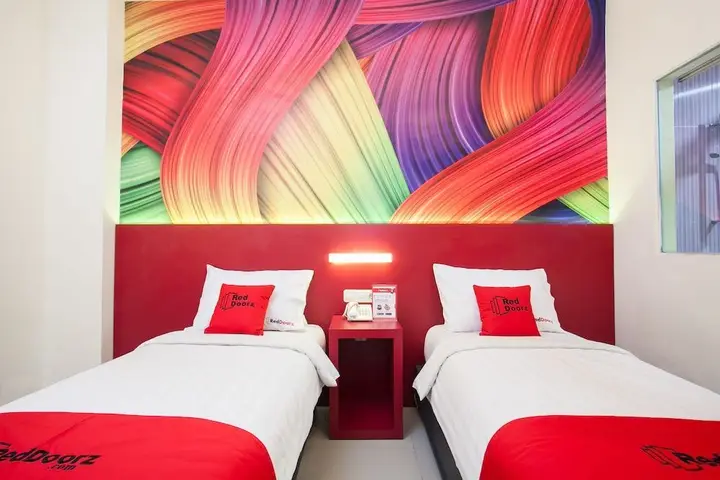 RedDoorz near Hawaii Water Park — фото 1