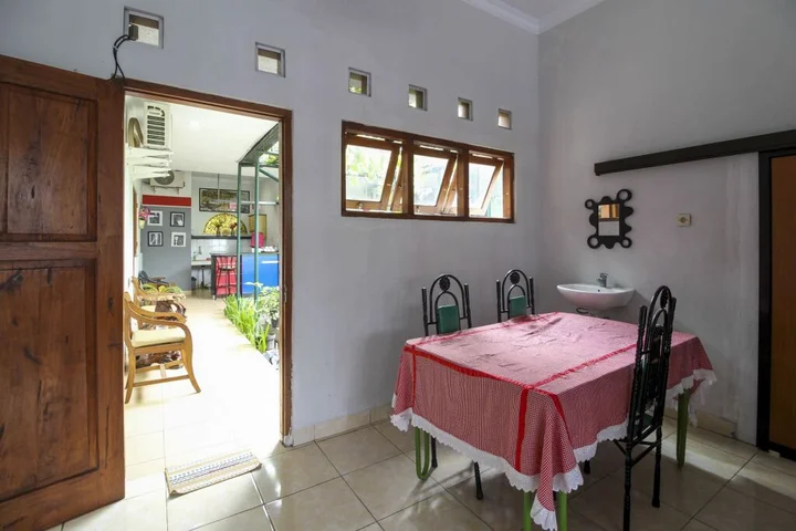 Депок: RedDoorz Plus near Hartono Mall
