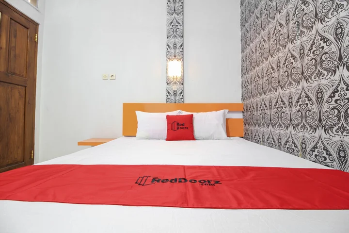 Депок: RedDoorz Plus near Hartono Mall