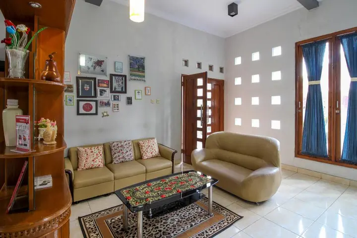 Депок: RedDoorz Plus near Hartono Mall