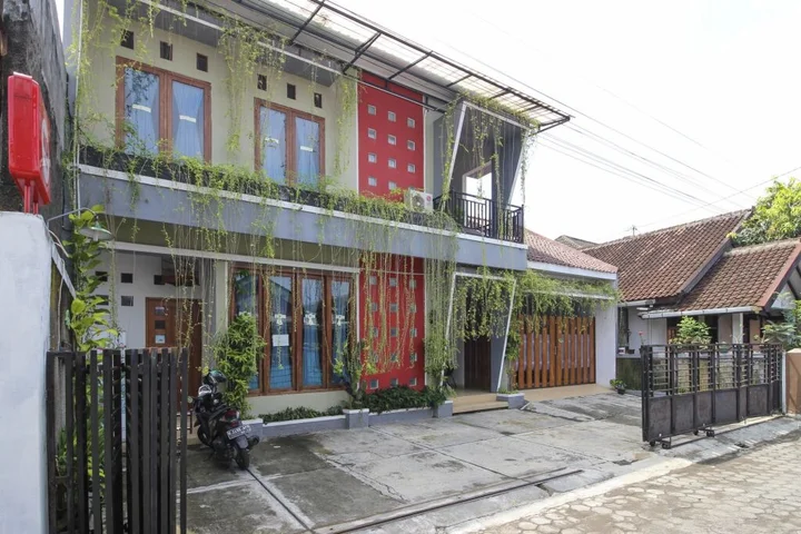 Депок: RedDoorz Plus near Hartono Mall