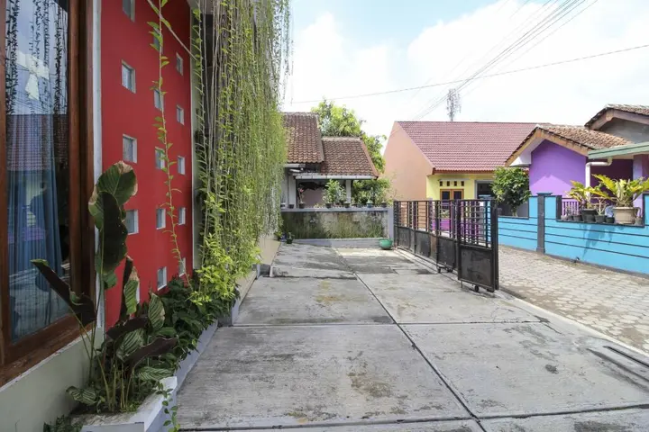 Депок: RedDoorz Plus near Hartono Mall