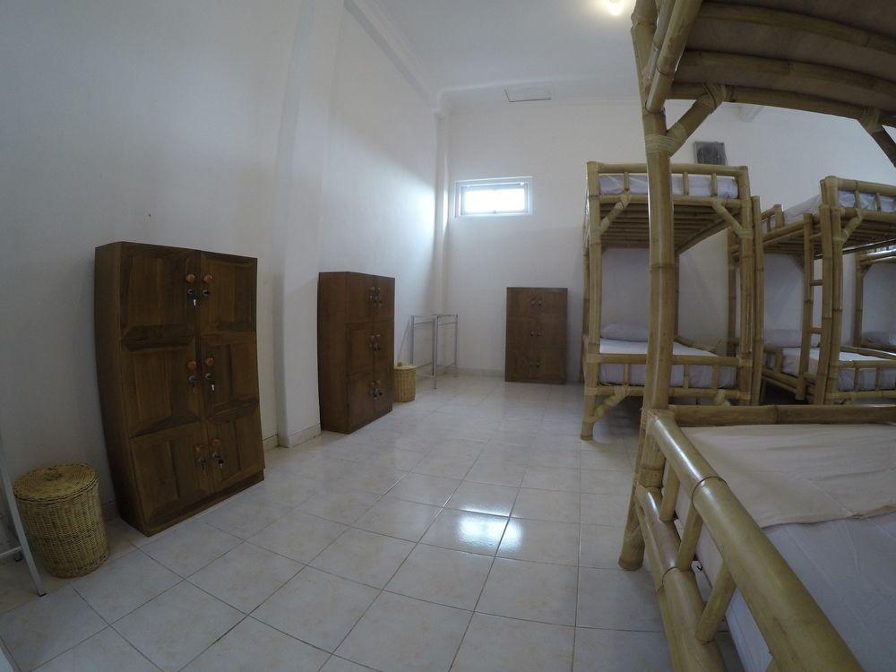 Маланг: Palmyra Hostel