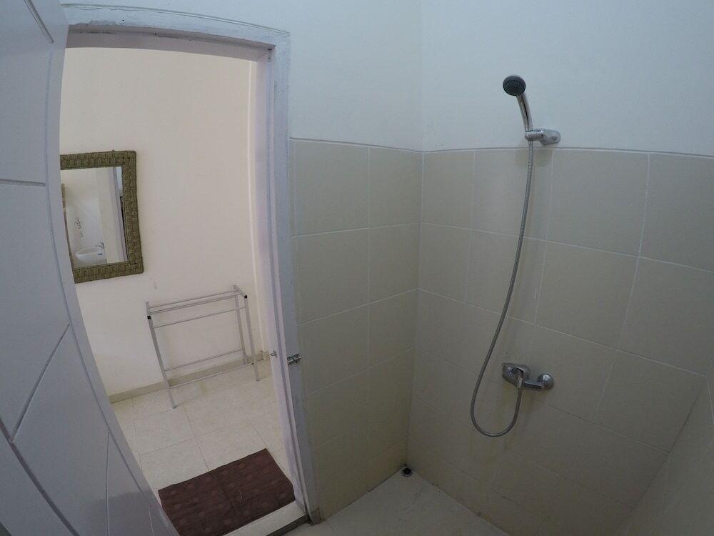 Маланг: Palmyra Hostel