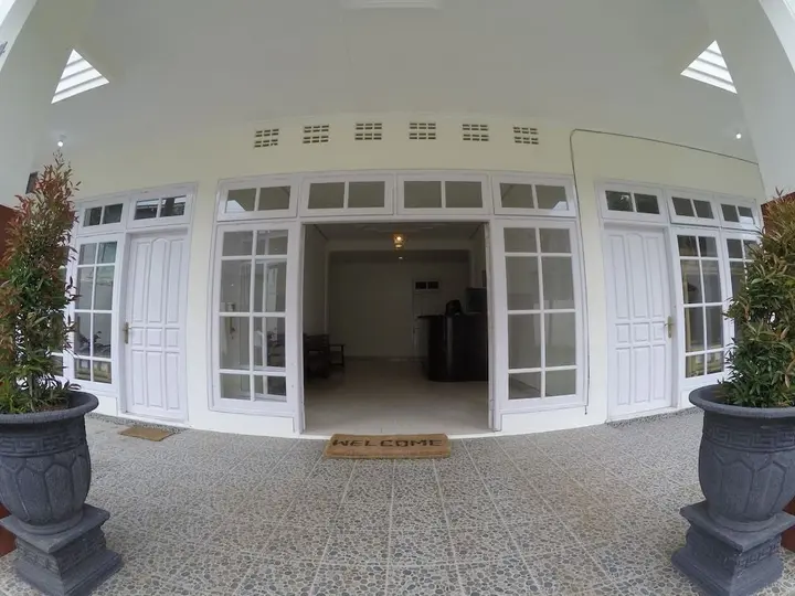 Маланг: Palmyra Hostel