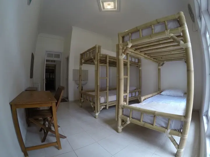 Маланг: Palmyra Hostel