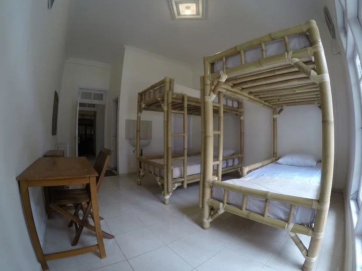 Маланг: Palmyra Hostel