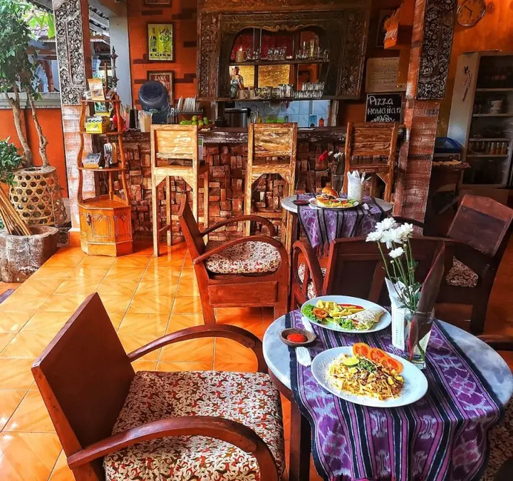 Каликбукбук: Lovina Palace
