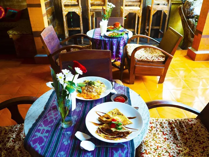 Каликбукбук: Lovina Palace