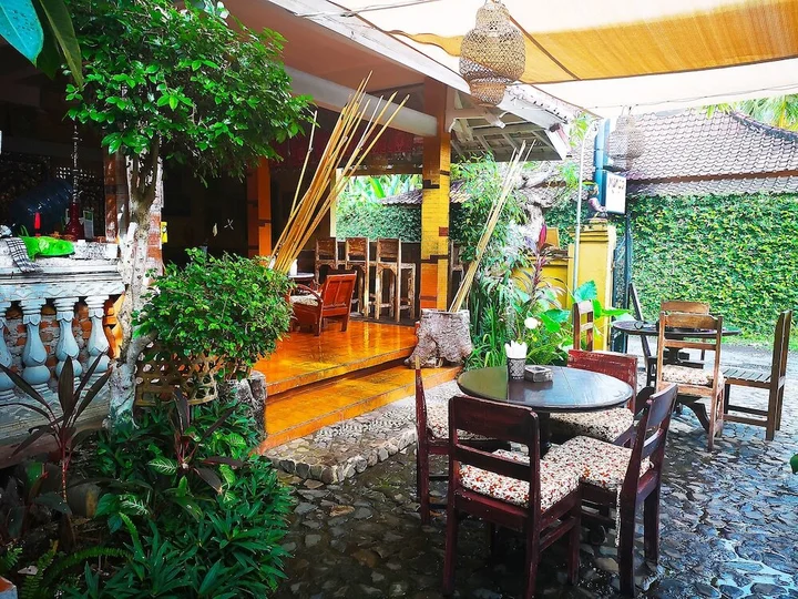 Каликбукбук: Lovina Palace