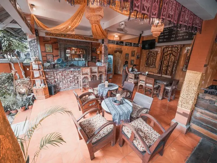Каликбукбук: Lovina Palace