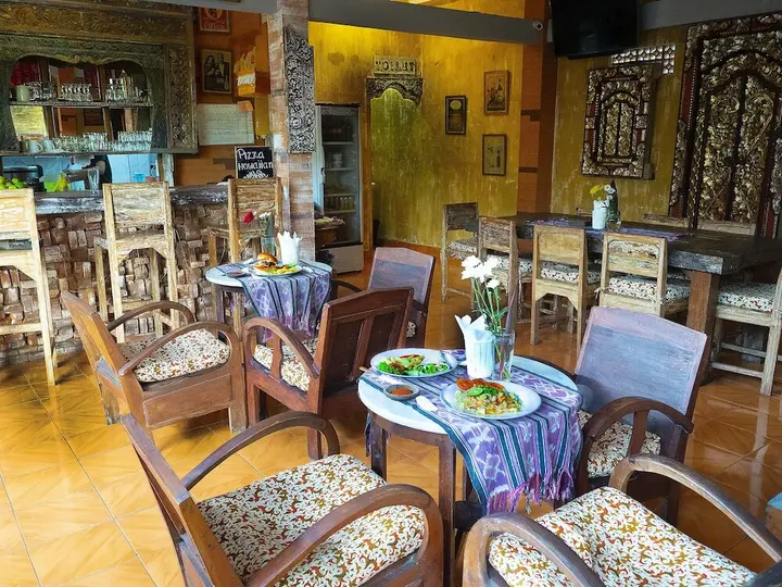 Каликбукбук: Lovina Palace