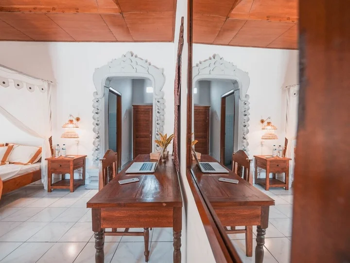 Каликбукбук: Lovina Palace