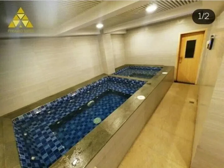Банджармасин: pyramid suites Hotel