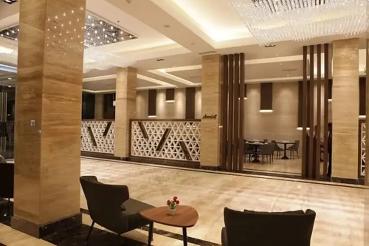 Банджармасин: pyramid suites Hotel