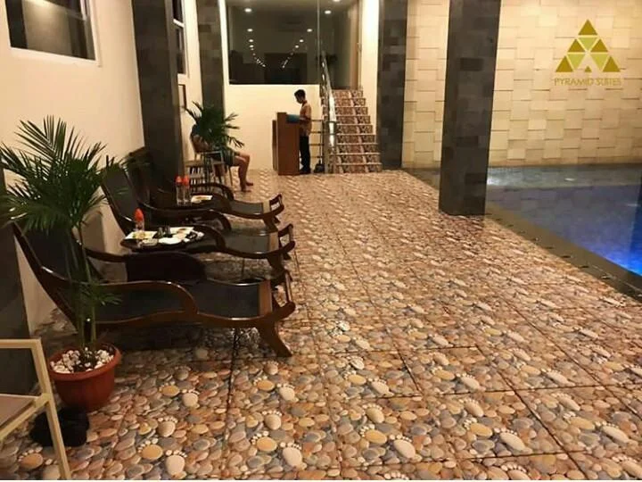 Банджармасин: pyramid suites Hotel