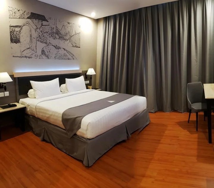 Банджармасин: pyramid suites Hotel
