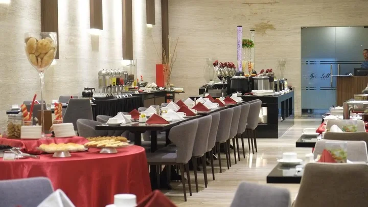 Банджармасин: pyramid suites Hotel