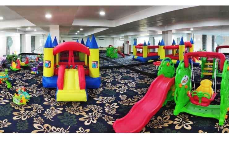 Банджармасин: pyramid suites Hotel