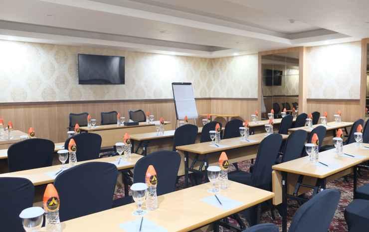 Банджармасин: pyramid suites Hotel