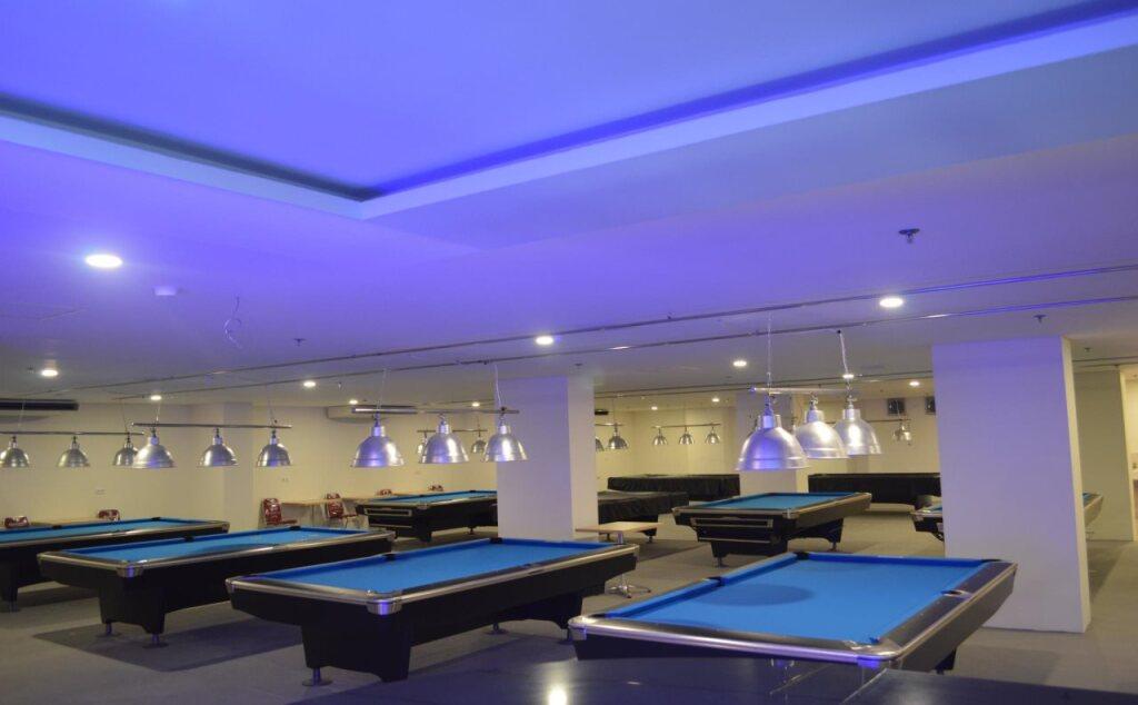 Сурабая: I&M Hotel Billiard