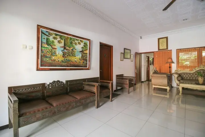 Сурабая: Airy Syariah Pacar Kembang Dharmahusada Satu 23 Surabaya