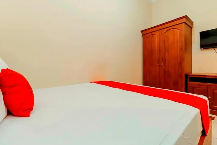 Суракарта: RedDoorz @ Manahan