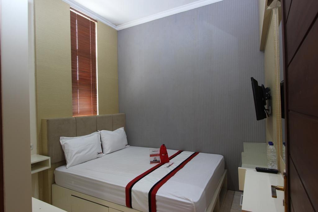 Депок: RedDoorz near UPN Jogjakarta