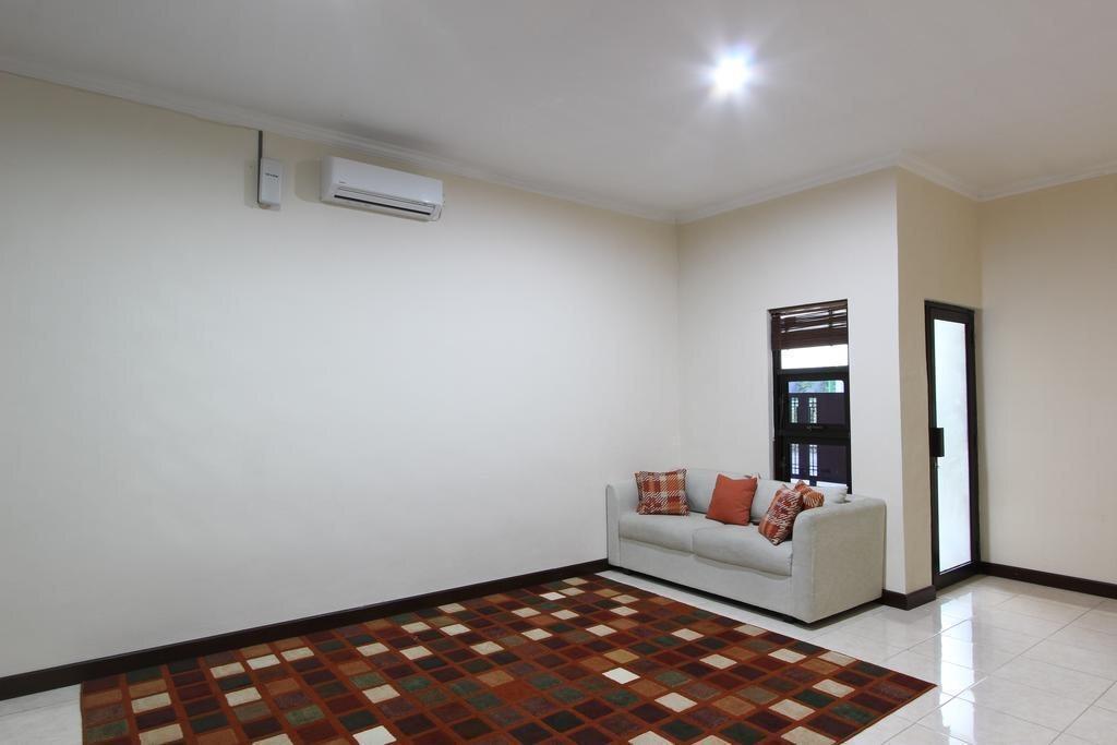 Депок: RedDoorz near UPN Jogjakarta