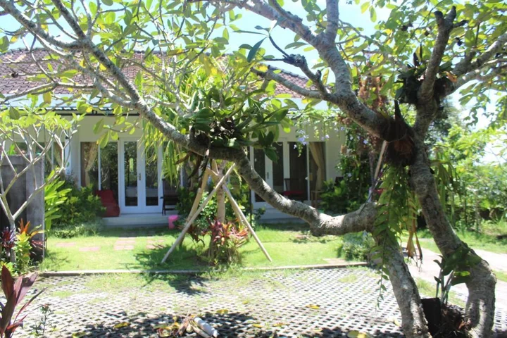 Беноа: Summer Homestay