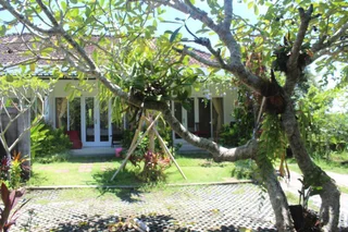 Беноа: Summer Homestay