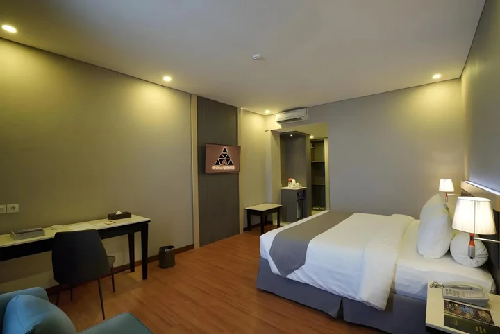 Банджармасин: Pyramid Suites