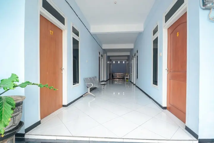 Сурабая: Airy Eco Syariah Sukomanunggal Darmo Permai Timur Dua 72 Surabaya