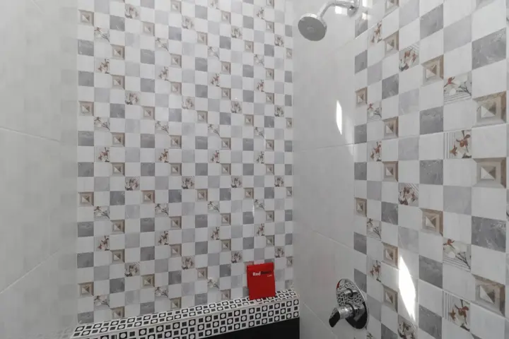 Медан: RedDoorz Plus near RS Royal Prima