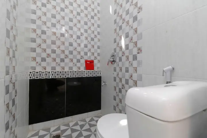 Медан: RedDoorz Plus near RS Royal Prima