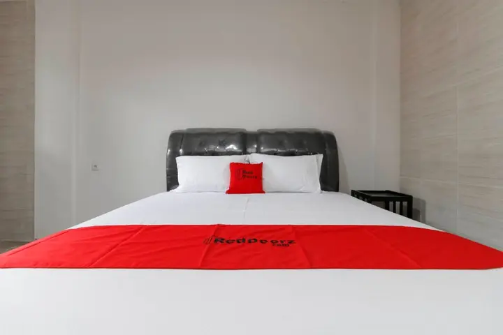 Медан: RedDoorz Plus near RS Royal Prima