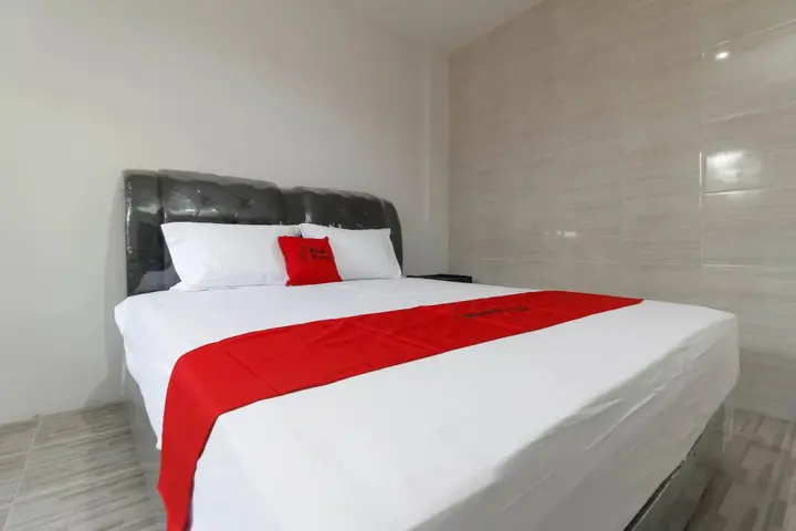 Медан: RedDoorz Plus near RS Royal Prima