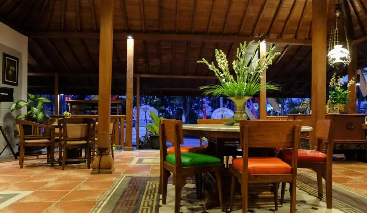 Бату: Kemboja Bed and Breakfast Cafe