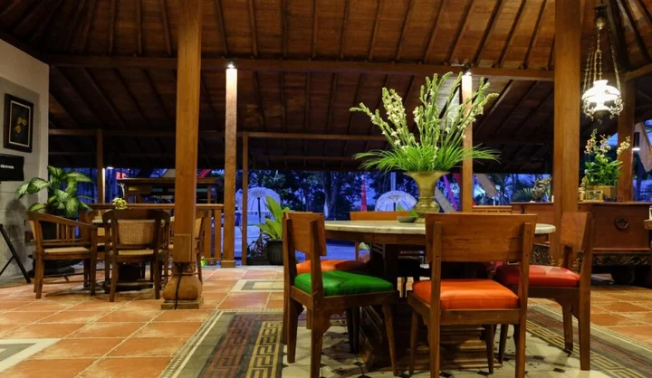 Бату: Kemboja Bed and Breakfast Cafe