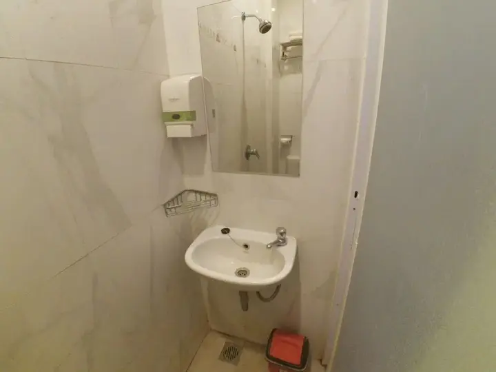 Суракарта: Front One Budget Hotel Tirtonadi Solo