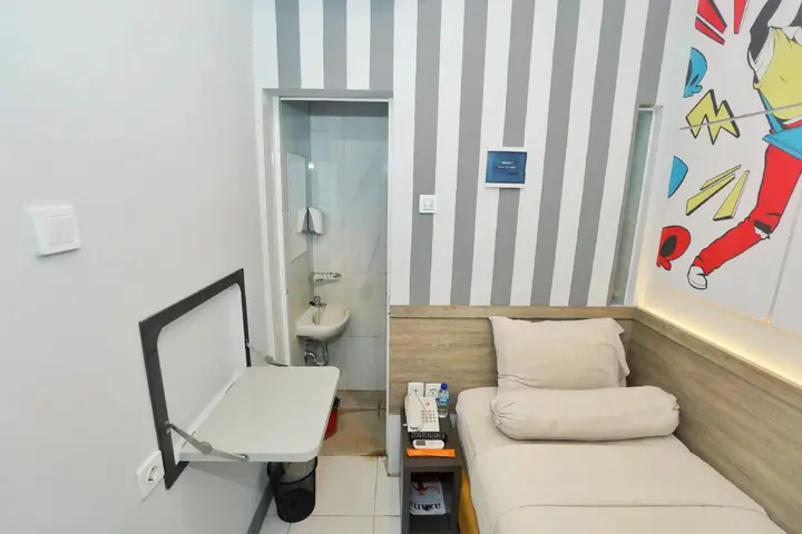 Суракарта: Front One Budget Hotel Tirtonadi Solo